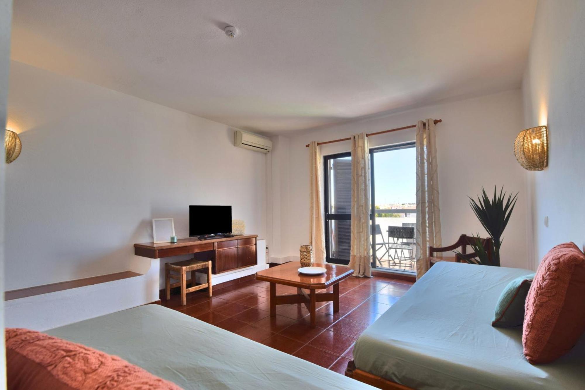 Apartment Beguest Oura Vilanova *